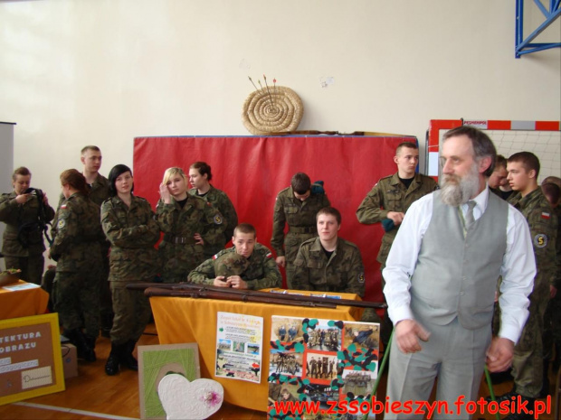 XI Targi Edukacyjne w Zespole Szkół Ogólnokształcących w Rykach- fot. prezentacji szkoły Paweł Syta #Sobieszyn #Brzozowa