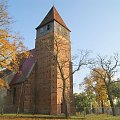 Obok pałacu w Jędrzychowicach znajduje się gotycki kościół pod wezwaniem bł. Jana z Dukli, zbudowany w XIV wieku.