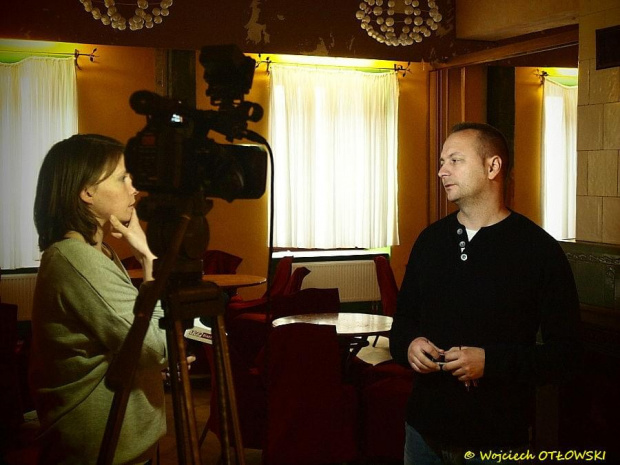 Nagrywanie wywiadu z Pawłem „Fikou’em” Bydelskim dla TVP Białystok, Na Starówce, 14/04/2013