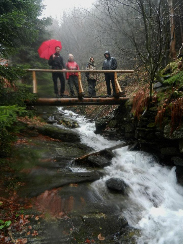 Jak to w górach: z góry woda, z dołu woda, chlupie w... aparacie #Jeseniky