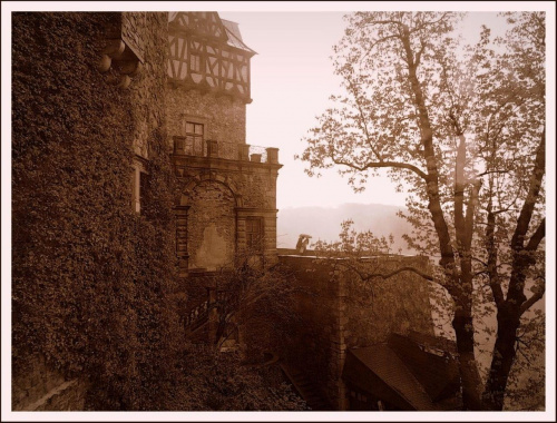 Przez szybę Zamku Książ w deszczowe popołudnie... #DolnyŚląsk #góry #Książ #Sudety #Wałbrzych #zabytki #zamek #ZamekKsiąż