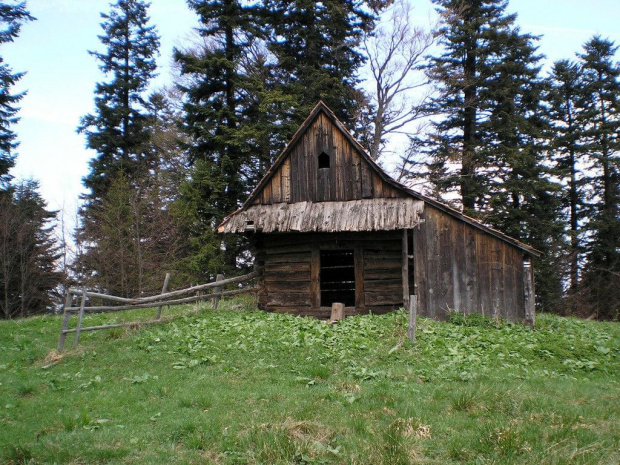 Szałas na polanie Cerla Hanulowa #góry #beskidy #gorce #kudłoń