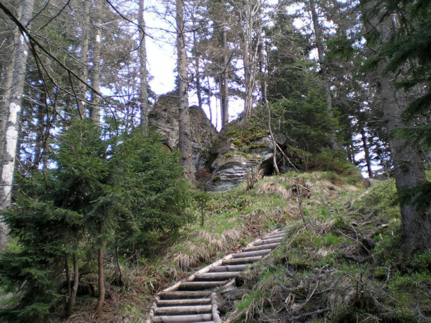 Wychodnia skalna poniżej polany Kudłoń #góry #beskidy #gorce #kudłoń