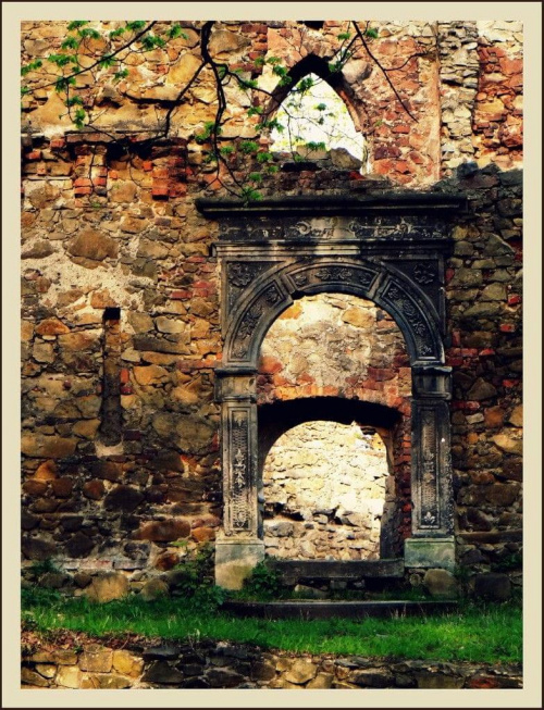 ... #Książ #KsiążańskiParkKrajobrazowy #zamek #ruiny #StaryKsiąż #zwiedzanie #podróże #wycieczki #Wałbrzych