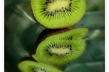 Kiwi ... #kiwi #MartwaNatura #owoc