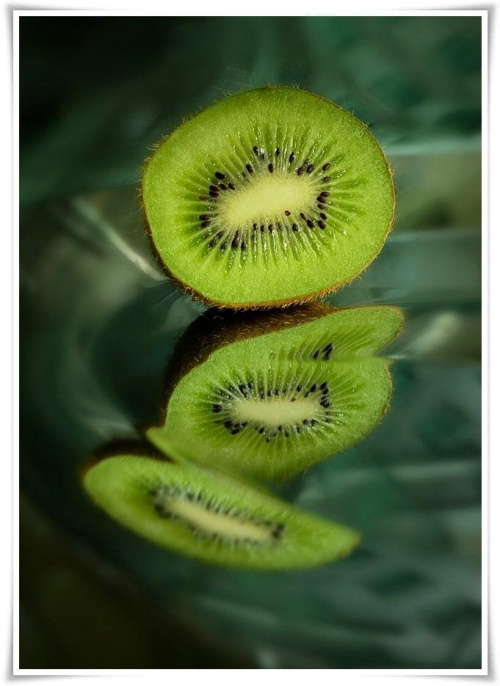 Kiwi ... #kiwi #MartwaNatura #owoc