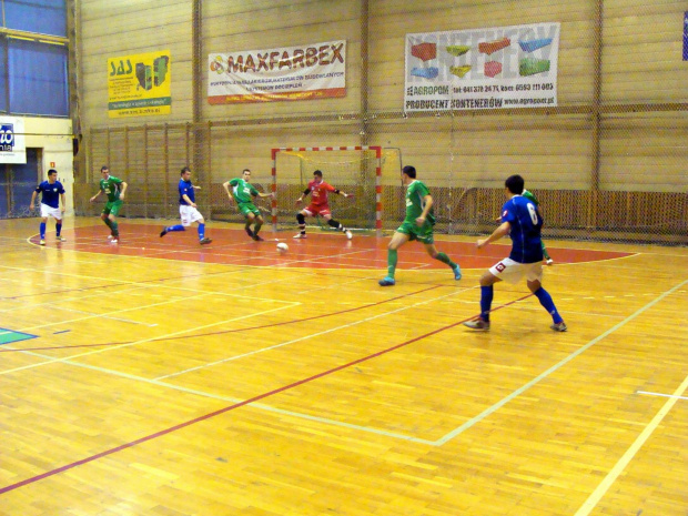 Jedynka Busko-Zdrój - Góral Tryńcza 2-3 (1-1), 11.12.2011 r. - II Polska Liga Futsalu #góral #tryńcza #tryncza #GóralTryńcza #busko #zdrój #BuskoZdrój #JedynkaBuskoZdrój #futsal #lezajsktm #IIPLF #sport