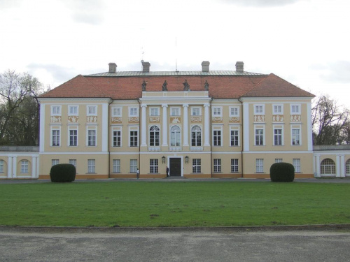 Pałac hrabiów Mielżyńskich w Pawłowicach