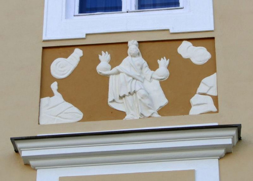 Elementy zdobnicze na pałacu w Pawłowicach
