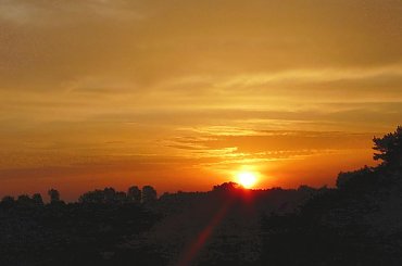 ...słońce ostatnich kresów nieba dochodziło.. #zachody