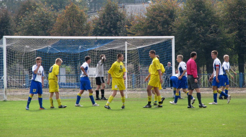 Unia Nowa Sarzyna - Pogoń Leżajsk, 09.10.2011 r. - II liga podkarpacka juniorów st. i mł. #juniorzy #lezajsk #lezajsktm #leżajsk #NowaSarzyna #PiłkaNożna #pogon #pogoń #PogońLeżajsk #sport #unia #UniaNowaSarzyna