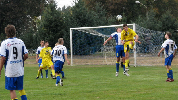 Unia Nowa Sarzyna - Pogoń Leżajsk, 09.10.2011 r. - II liga podkarpacka juniorów st. i mł. #juniorzy #lezajsk #lezajsktm #leżajsk #NowaSarzyna #PiłkaNożna #pogon #pogoń #PogońLeżajsk #sport #unia #UniaNowaSarzyna