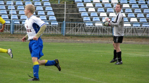 Unia Nowa Sarzyna - Pogoń Leżajsk, 09.10.2011 r. - II liga podkarpacka juniorów st. i mł. #juniorzy #lezajsk #lezajsktm #leżajsk #NowaSarzyna #PiłkaNożna #pogon #pogoń #PogońLeżajsk #sport #unia #UniaNowaSarzyna