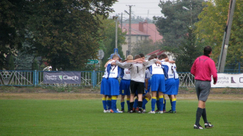 Unia Nowa Sarzyna - Pogoń Leżajsk, 09.10.2011 r. - II liga podkarpacka juniorów st. i mł. #juniorzy #lezajsk #lezajsktm #leżajsk #NowaSarzyna #PiłkaNożna #pogon #pogoń #PogońLeżajsk #sport #unia #UniaNowaSarzyna