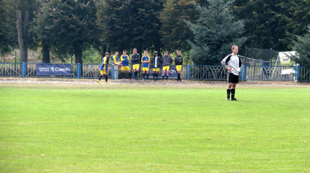 Unia Nowa Sarzyna - Pogoń Leżajsk, 09.10.2011 r. - II liga podkarpacka juniorów st. i mł. #juniorzy #lezajsk #lezajsktm #leżajsk #NowaSarzyna #PiłkaNożna #pogon #pogoń #PogońLeżajsk #sport #unia #UniaNowaSarzyna