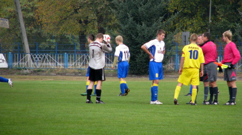 Unia Nowa Sarzyna - Pogoń Leżajsk, 09.10.2011 r. - II liga podkarpacka juniorów st. i mł. #juniorzy #lezajsk #lezajsktm #leżajsk #NowaSarzyna #PiłkaNożna #pogon #pogoń #PogońLeżajsk #sport #unia #UniaNowaSarzyna