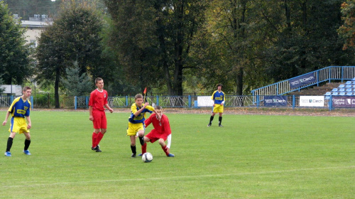 Unia Nowa Sarzyna - Pogoń Leżajsk, 09.10.2011 r. - II liga podkarpacka juniorów st. i mł. #juniorzy #lezajsk #lezajsktm #leżajsk #NowaSarzyna #PiłkaNożna #pogon #pogoń #PogońLeżajsk #sport #unia #UniaNowaSarzyna