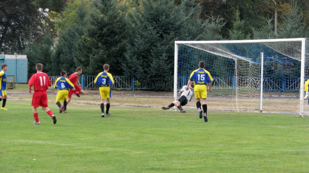 Unia Nowa Sarzyna - Pogoń Leżajsk, 09.10.2011 r. - II liga podkarpacka juniorów st. i mł. #juniorzy #lezajsk #lezajsktm #leżajsk #NowaSarzyna #PiłkaNożna #pogon #pogoń #PogońLeżajsk #sport #unia #UniaNowaSarzyna