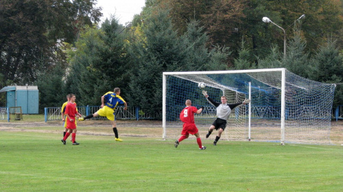 Unia Nowa Sarzyna - Pogoń Leżajsk, 09.10.2011 r. - II liga podkarpacka juniorów st. i mł. #juniorzy #lezajsk #lezajsktm #leżajsk #NowaSarzyna #PiłkaNożna #pogon #pogoń #PogońLeżajsk #sport #unia #UniaNowaSarzyna