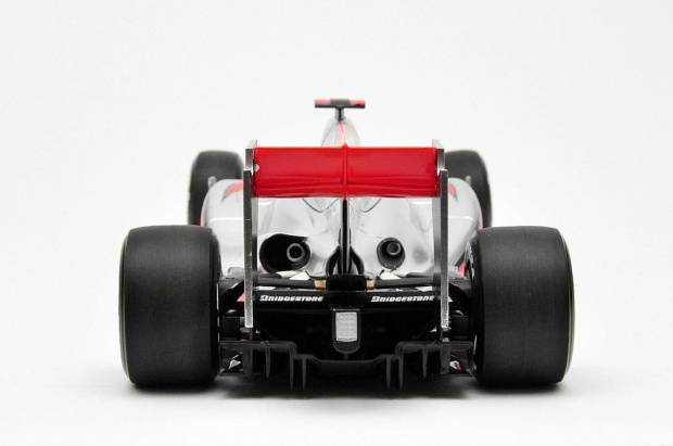 McLaren Mercedes MP 4/25 2010 #1 Jason Button - 1:18 Minichamps