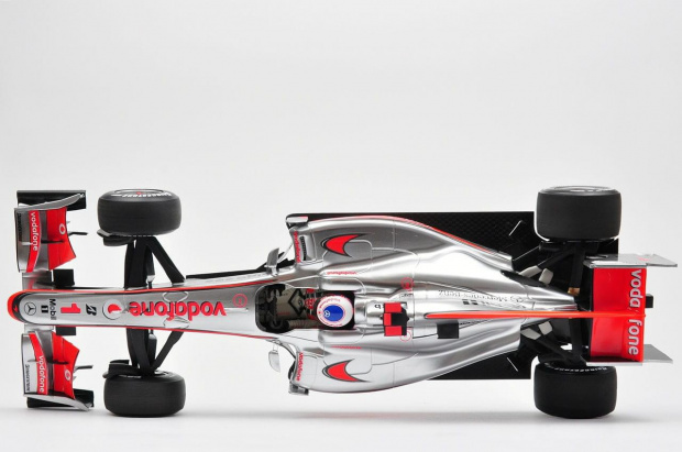 McLaren Mercedes MP 4/25 2010 #1 Jason Button - 1:18 Minichamps