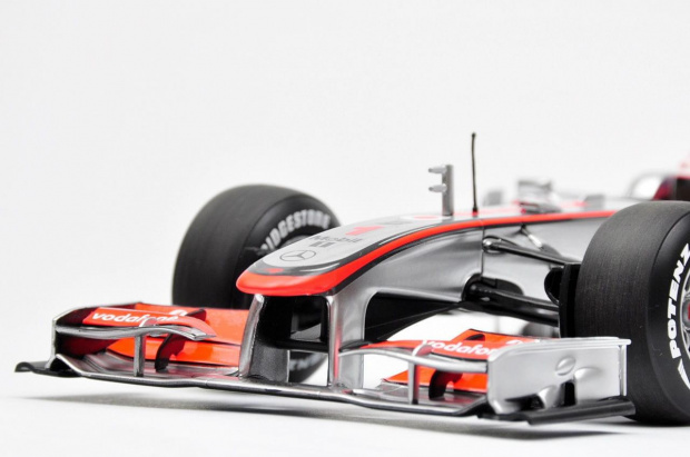 McLaren Mercedes MP 4/25 2010 #1 Jason Button - 1:18 Minichamps