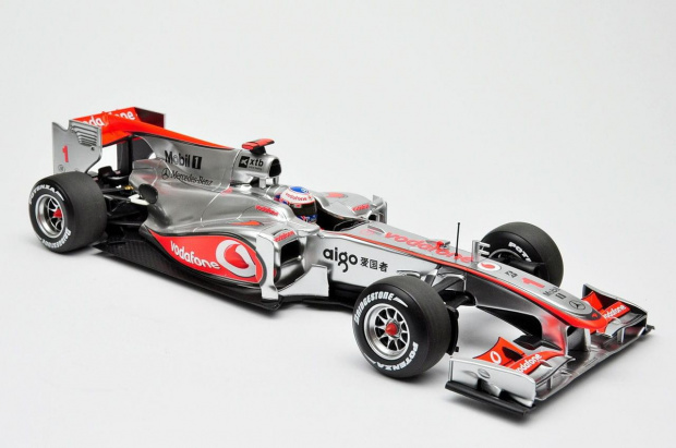 McLaren Mercedes MP 4/25 2010 #1 Jason Button - 1:18 Minichamps