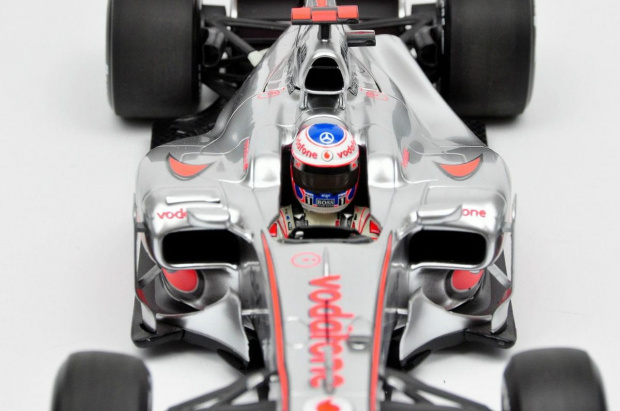 McLaren Mercedes MP 4/25 2010 #1 Jason Button - 1:18 Minichamps