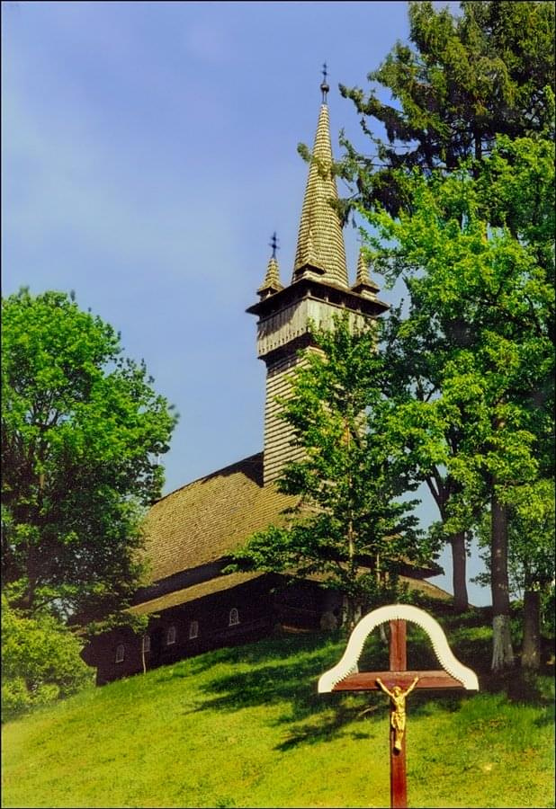 drewniana perełka....styl marmaroski, Ukraina #cerkwie #architektura