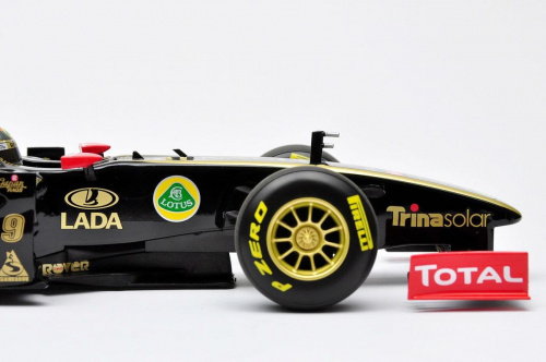 Lotus Renault GP R31 Showcar #9 Nick Heidfeld 2011 - 1:18 Minichamps