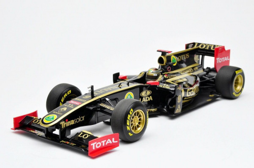 Lotus Renault GP R31 Showcar #9 Nick Heidfeld 2011 - 1:18 Minichamps