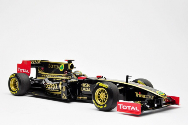 Lotus Renault GP R31 Showcar #9 Nick Heidfeld 2011 - 1:18 Minichamps