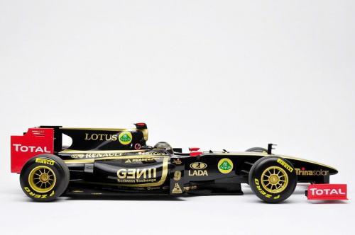 Lotus Renault GP R31 Showcar #9 Nick Heidfeld 2011 - 1:18 Minichamps