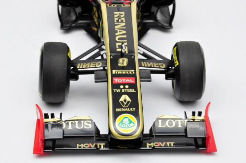 Lotus Renault GP R31 Showcar #9 Nick Heidfeld 2011 - 1:18 Minichamps