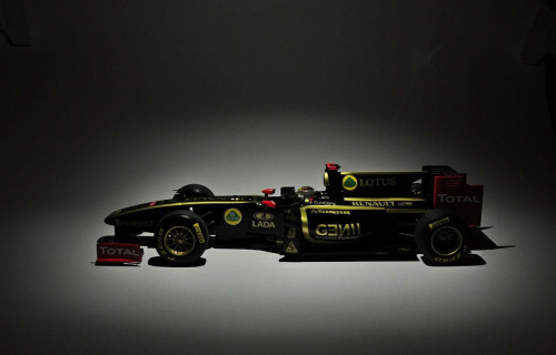 Lotus Renault GP R31 Showcar #9 Nick Heidfeld 2011 - 1:18 Minichamps