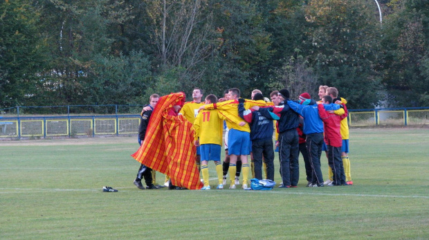 Pogoń Leżajsk - Rzemieślnik Pilzno (2:0), 15.10.2011 r. - IV liga podkarpacka #IVLiga #lezajsk #lezajsktm #leżajsk #PilznoRzemieślnikPilzno #PiłkaNożna #pogon #pogoń #PogońLeżajsk #rzemieślnik #seniorzy #sport