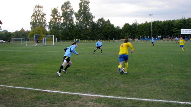 Pogoń Leżajsk - Rzemieślnik Pilzno (2:0), 15.10.2011 r. - IV liga podkarpacka #IVLiga #lezajsk #lezajsktm #leżajsk #PilznoRzemieślnikPilzno #PiłkaNożna #pogon #pogoń #PogońLeżajsk #rzemieślnik #seniorzy #sport