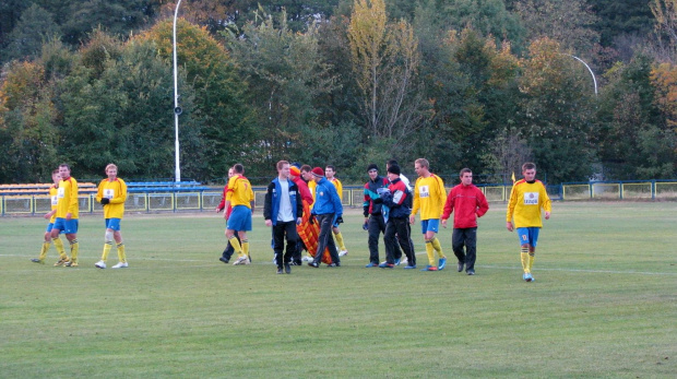 Pogoń Leżajsk - Rzemieślnik Pilzno (2:0), 15.10.2011 r. - IV liga podkarpacka #IVLiga #lezajsk #lezajsktm #leżajsk #PilznoRzemieślnikPilzno #PiłkaNożna #pogon #pogoń #PogońLeżajsk #rzemieślnik #seniorzy #sport