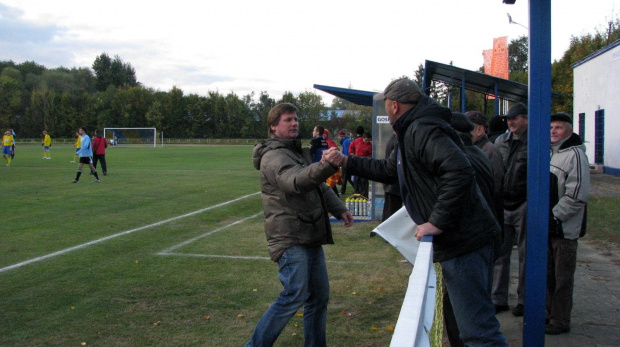 Pogoń Leżajsk - Rzemieślnik Pilzno (2:0), 15.10.2011 r. - IV liga podkarpacka #IVLiga #lezajsk #lezajsktm #leżajsk #PilznoRzemieślnikPilzno #PiłkaNożna #pogon #pogoń #PogońLeżajsk #rzemieślnik #seniorzy #sport