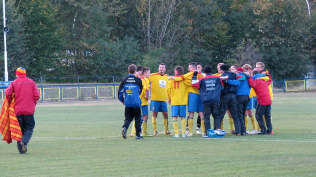 Pogoń Leżajsk - Rzemieślnik Pilzno (2:0), 15.10.2011 r. - IV liga podkarpacka #IVLiga #lezajsk #lezajsktm #leżajsk #PilznoRzemieślnikPilzno #PiłkaNożna #pogon #pogoń #PogońLeżajsk #rzemieślnik #seniorzy #sport