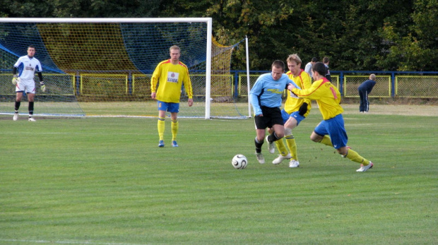 Pogoń Leżajsk - Rzemieślnik Pilzno (2:0), 15.10.2011 r. - IV liga podkarpacka #IVLiga #lezajsk #lezajsktm #leżajsk #PilznoRzemieślnikPilzno #PiłkaNożna #pogon #pogoń #PogońLeżajsk #rzemieślnik #seniorzy #sport