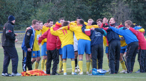 Pogoń Leżajsk - Rzemieślnik Pilzno (2:0), 15.10.2011 r. - IV liga podkarpacka #IVLiga #lezajsk #lezajsktm #leżajsk #PilznoRzemieślnikPilzno #PiłkaNożna #pogon #pogoń #PogońLeżajsk #rzemieślnik #seniorzy #sport