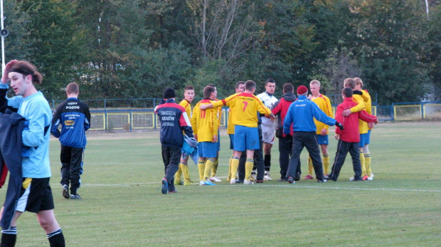 Pogoń Leżajsk - Rzemieślnik Pilzno (2:0), 15.10.2011 r. - IV liga podkarpacka #IVLiga #lezajsk #lezajsktm #leżajsk #PilznoRzemieślnikPilzno #PiłkaNożna #pogon #pogoń #PogońLeżajsk #rzemieślnik #seniorzy #sport