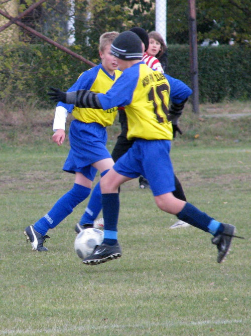 Trampkarze młodsi Pogoń Leżajsk - Stal Łańcut (2:1), 15.10.2011 r. #lezajsk #lezajsktm #leżajsk #łańcut #PiłkaNożna #pogon #pogoń #PogońLeżajsk #sport #stal #StalŁańcut #trampkarze