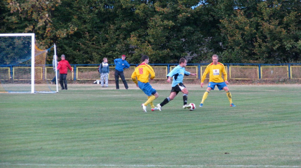 Pogoń Leżajsk - Rzemieślnik Pilzno (2:0), 15.10.2011 r. - IV liga podkarpacka #IVLiga #lezajsk #lezajsktm #leżajsk #PilznoRzemieślnikPilzno #PiłkaNożna #pogon #pogoń #PogońLeżajsk #rzemieślnik #seniorzy #sport