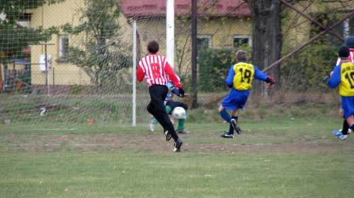 Trampkarze młodsi Pogoń Leżajsk - Stal Łańcut (2:1), 15.10.2011 r. #lezajsk #lezajsktm #leżajsk #łańcut #PiłkaNożna #pogon #pogoń #PogońLeżajsk #sport #stal #StalŁańcut #trampkarze