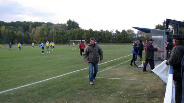 Pogoń Leżajsk - Rzemieślnik Pilzno (2:0), 15.10.2011 r. - IV liga podkarpacka #IVLiga #lezajsk #lezajsktm #leżajsk #PilznoRzemieślnikPilzno #PiłkaNożna #pogon #pogoń #PogońLeżajsk #rzemieślnik #seniorzy #sport