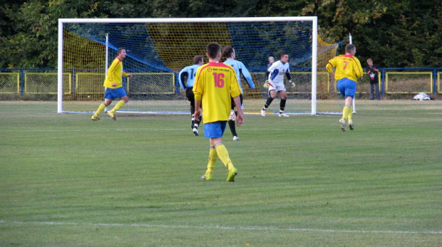 Pogoń Leżajsk - Rzemieślnik Pilzno (2:0), 15.10.2011 r. - IV liga podkarpacka #IVLiga #lezajsk #lezajsktm #leżajsk #PilznoRzemieślnikPilzno #PiłkaNożna #pogon #pogoń #PogońLeżajsk #rzemieślnik #seniorzy #sport