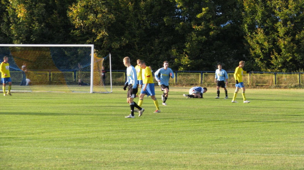 Pogoń Leżajsk - Rzemieślnik Pilzno (2:0), 15.10.2011 r. - IV liga podkarpacka #IVLiga #lezajsk #lezajsktm #leżajsk #PilznoRzemieślnikPilzno #PiłkaNożna #pogon #pogoń #PogońLeżajsk #rzemieślnik #seniorzy #sport