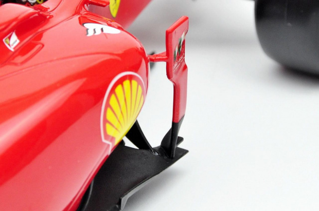 Ferrari F150 Italia #6 Felipe Massa F1 2011 season - 1:18 HotWheels Racing